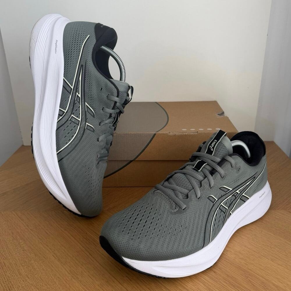 ASICS Gel Excite 11 Men Grey/White Men Running Sneakers- SZ 11.5